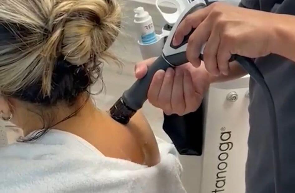 Shockwave therapy at Esencia